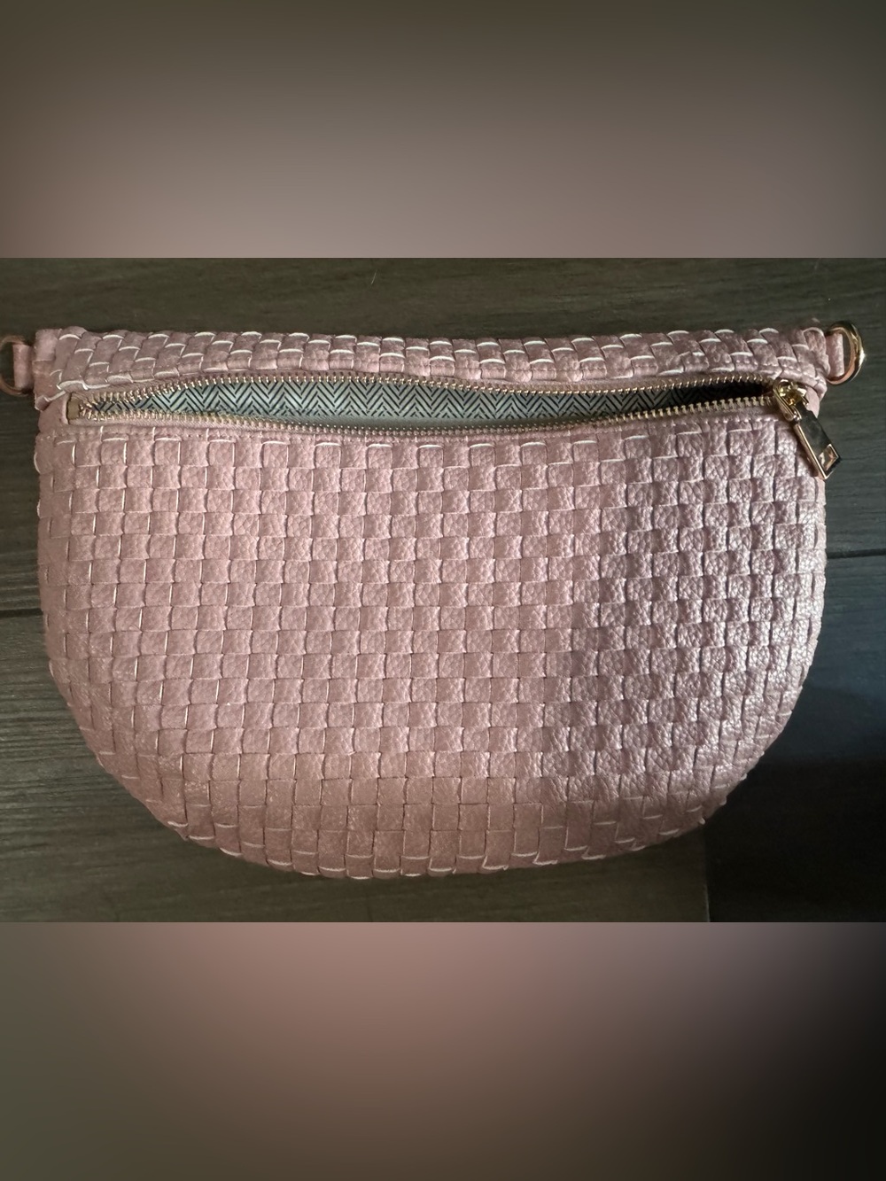 Woven Leather-Texture Pink Women’s Clutch